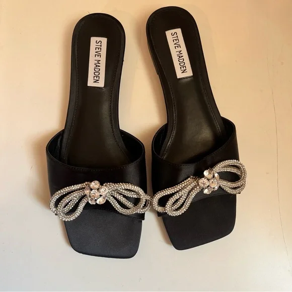 Steven Madden Veda Diamond Bow Flat Sandals Black Satin - Picture 3 of 6